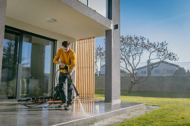 Best Animal Enclosure Cleaning  in North Bellport, NY
